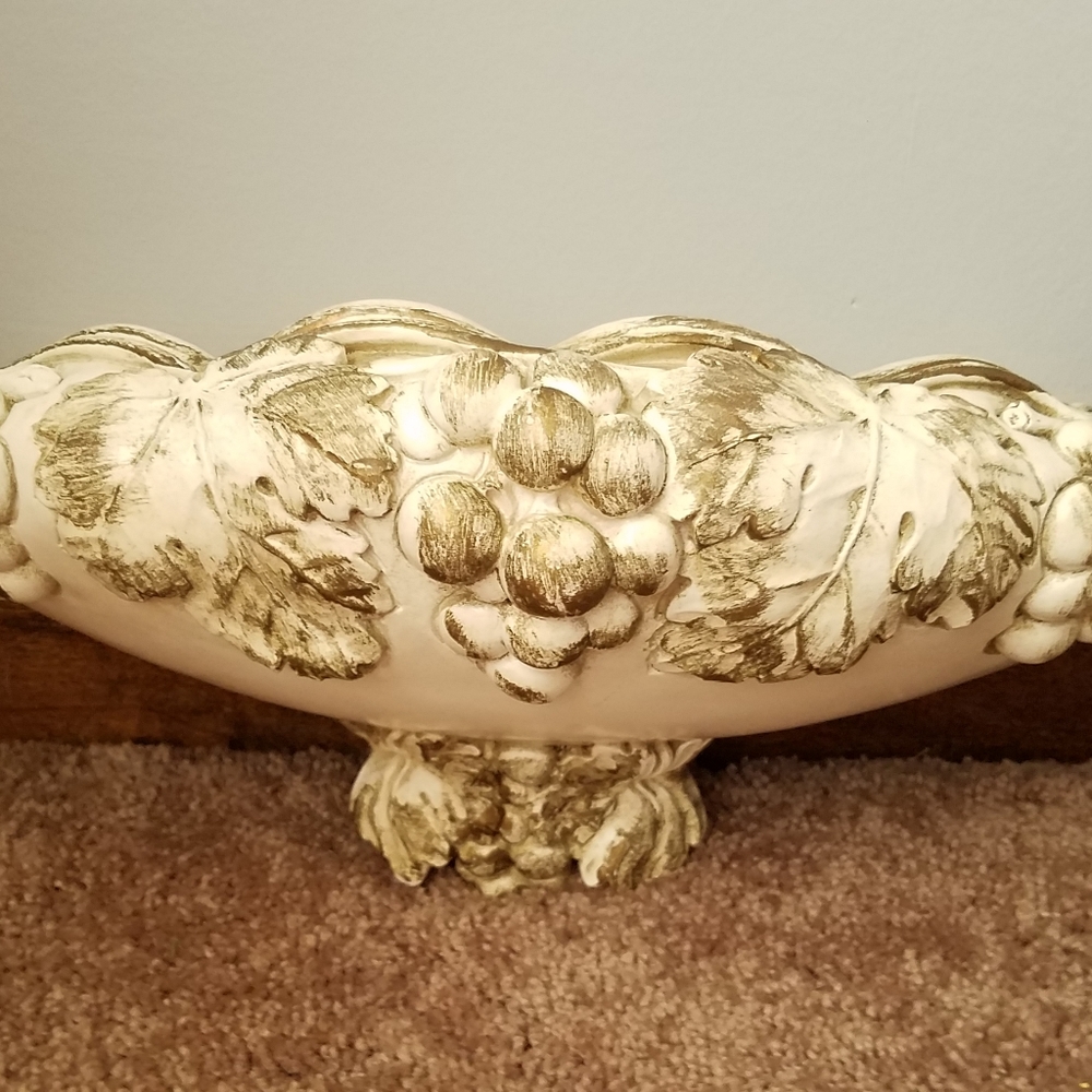 Wall planter grapes Universal Statuary 1950 Chicago